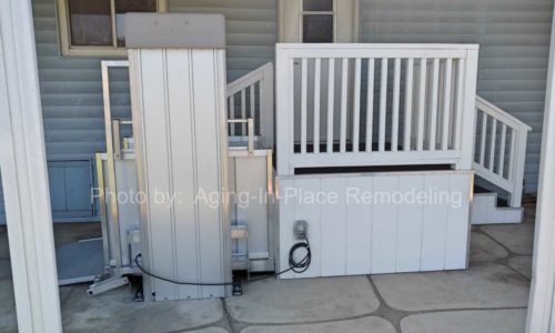Exterior Vertical Platform Lift for wheelchair mobile home entry