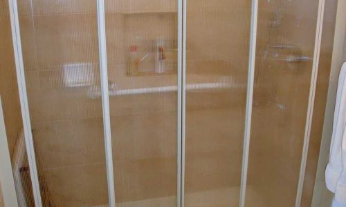 Best Bath Fiberglass Roll-In Shower with Folding Doors