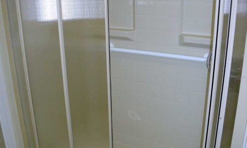 Best Bath Fiberglass Roll-In Shower with Folding Doors